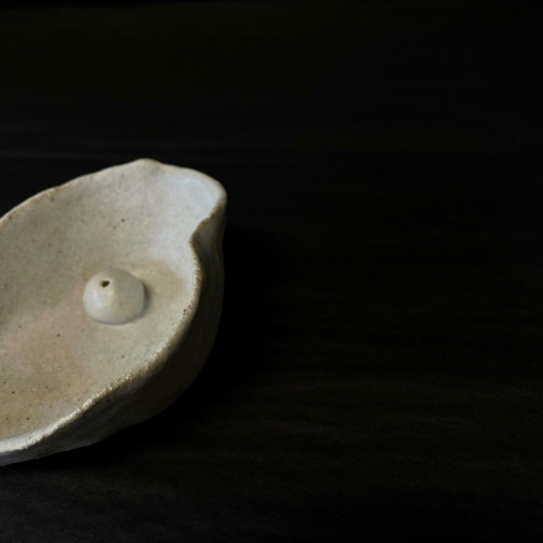 Lovinlife Co ByronBay – handmade Ceramic Incense Bowl with a fixed ball to perfectly hold your incense and catch the ash – close up - available at LOVINLIFE Co Byron Bay for all your gifts, candles and interior decorating needs