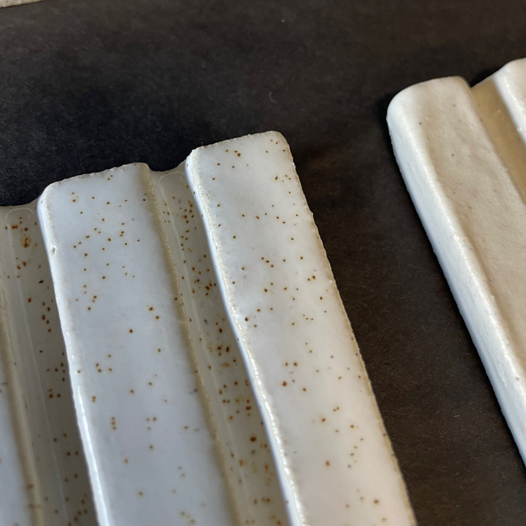 Lovinlife Co ByronBay - Handmade Signature Ceramics Range - Ribbed Soap Dishes finished with a white and tiny gold speckle gloss glaze - close up of gold speckle gloss glaze - available at LOVINLIFE Co Byron Bay for all your gifts, candles and interior decorating needs